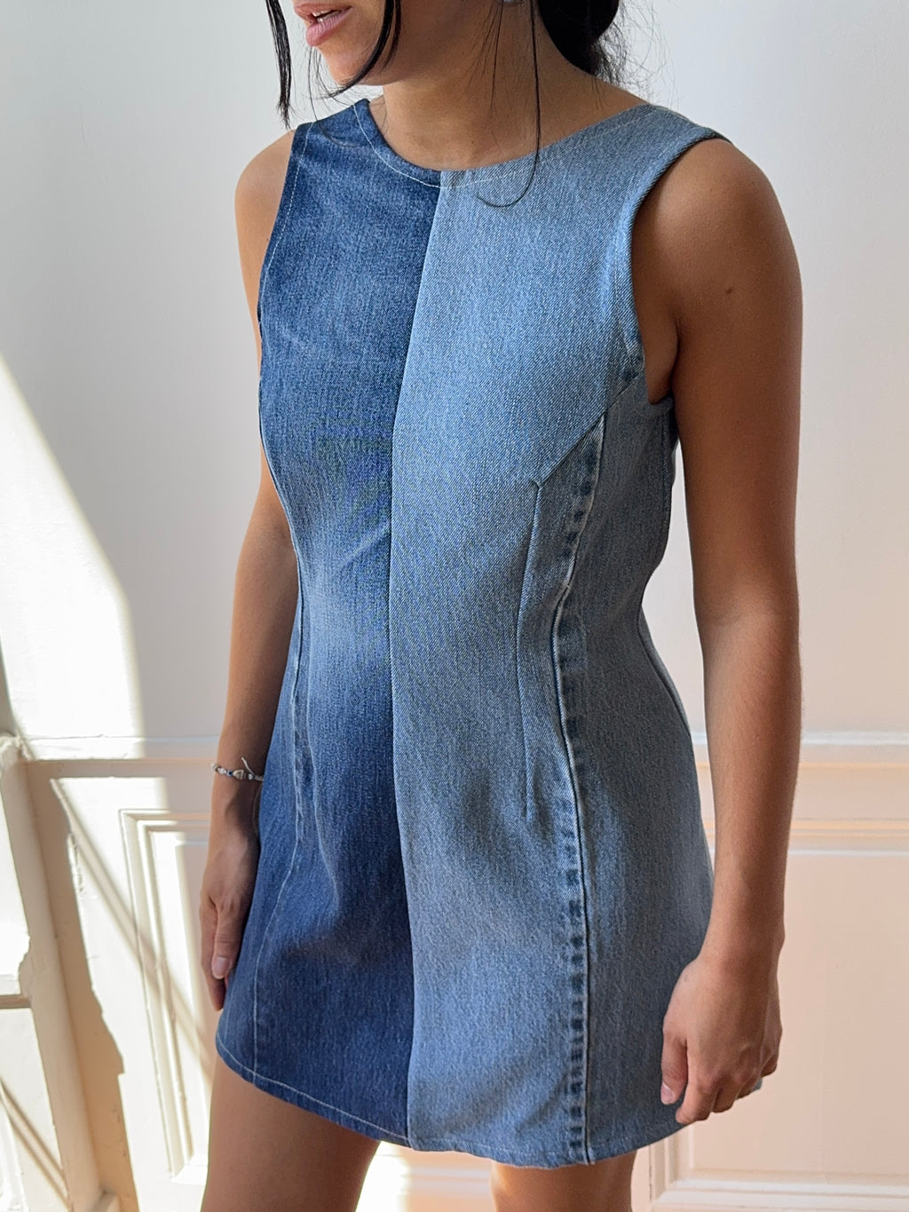 Robe upcyclée dos nu denim