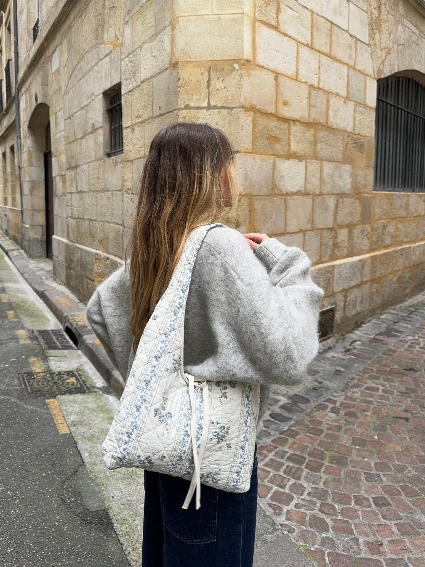 Sac upcyclé matelassé crème à motifs