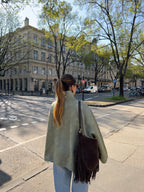 Veste upcyclée satinée vert clair à motifs vintage