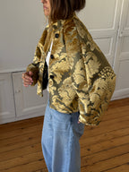 Veste upcyclée à motifs dorés - T1