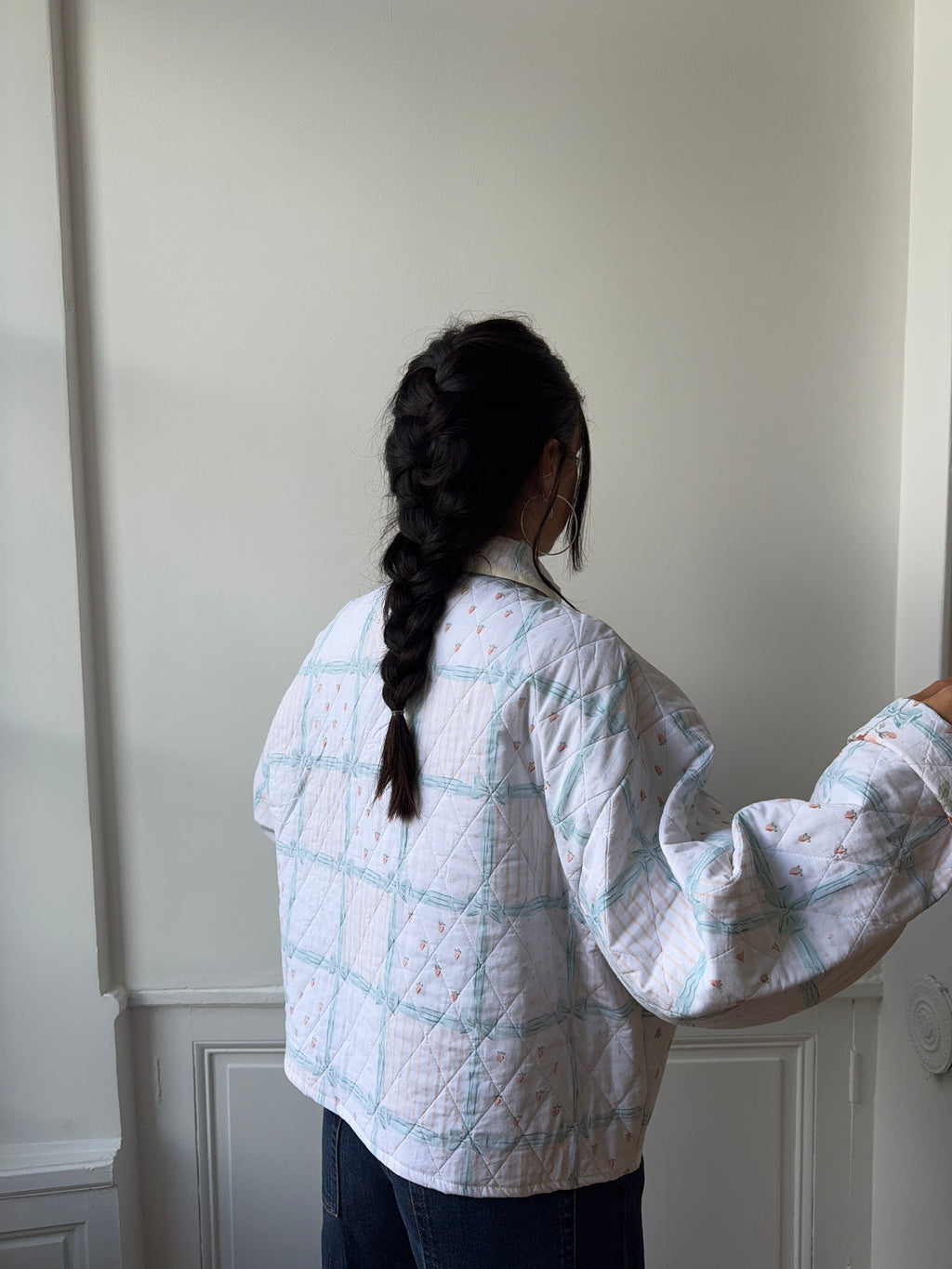 Veste upcyclée matelassée blanche à motifs