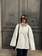 Veste écrue à fines rayures bleues