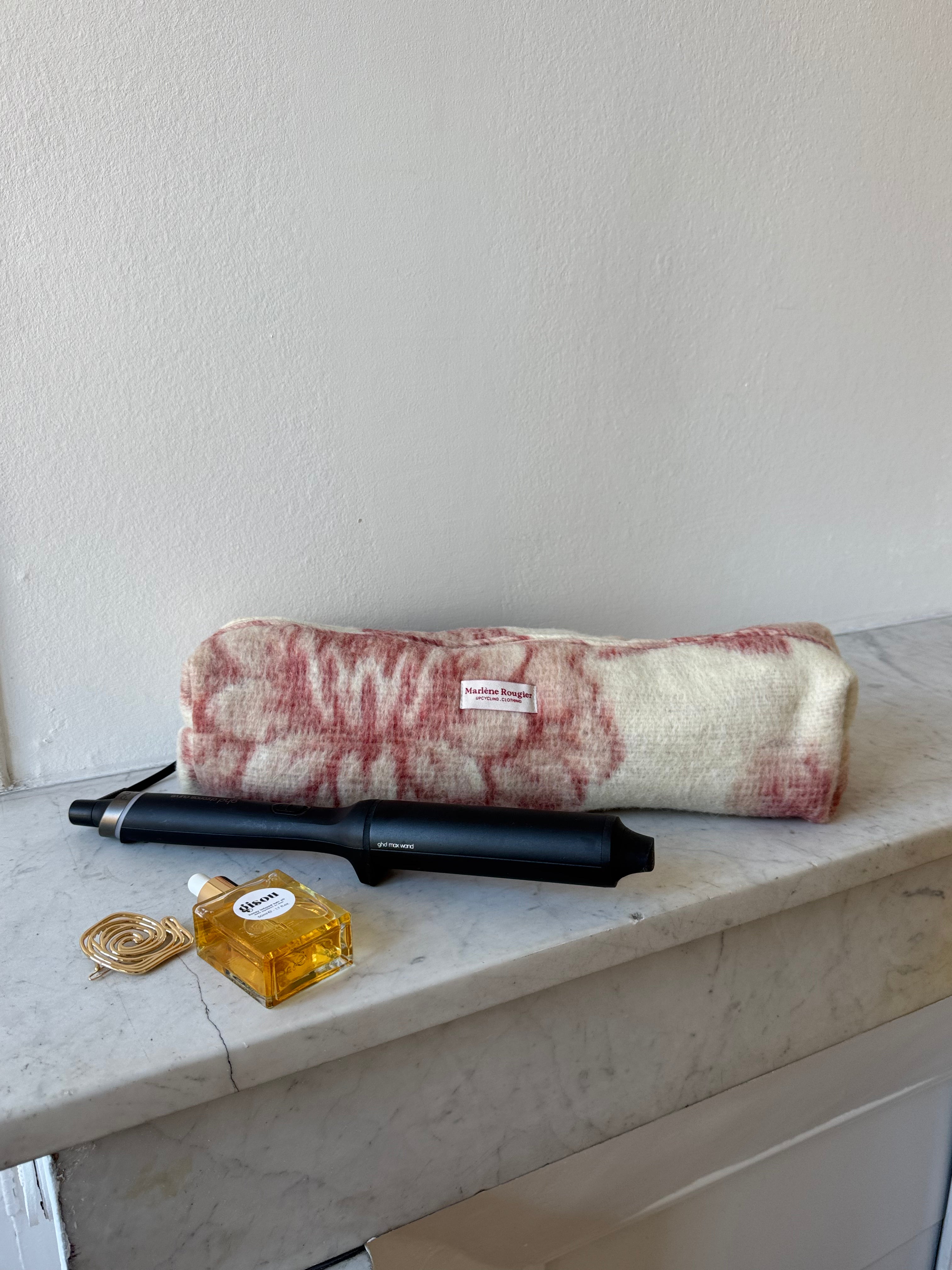 Trousse upcyclée laine écrue à motifs vintage