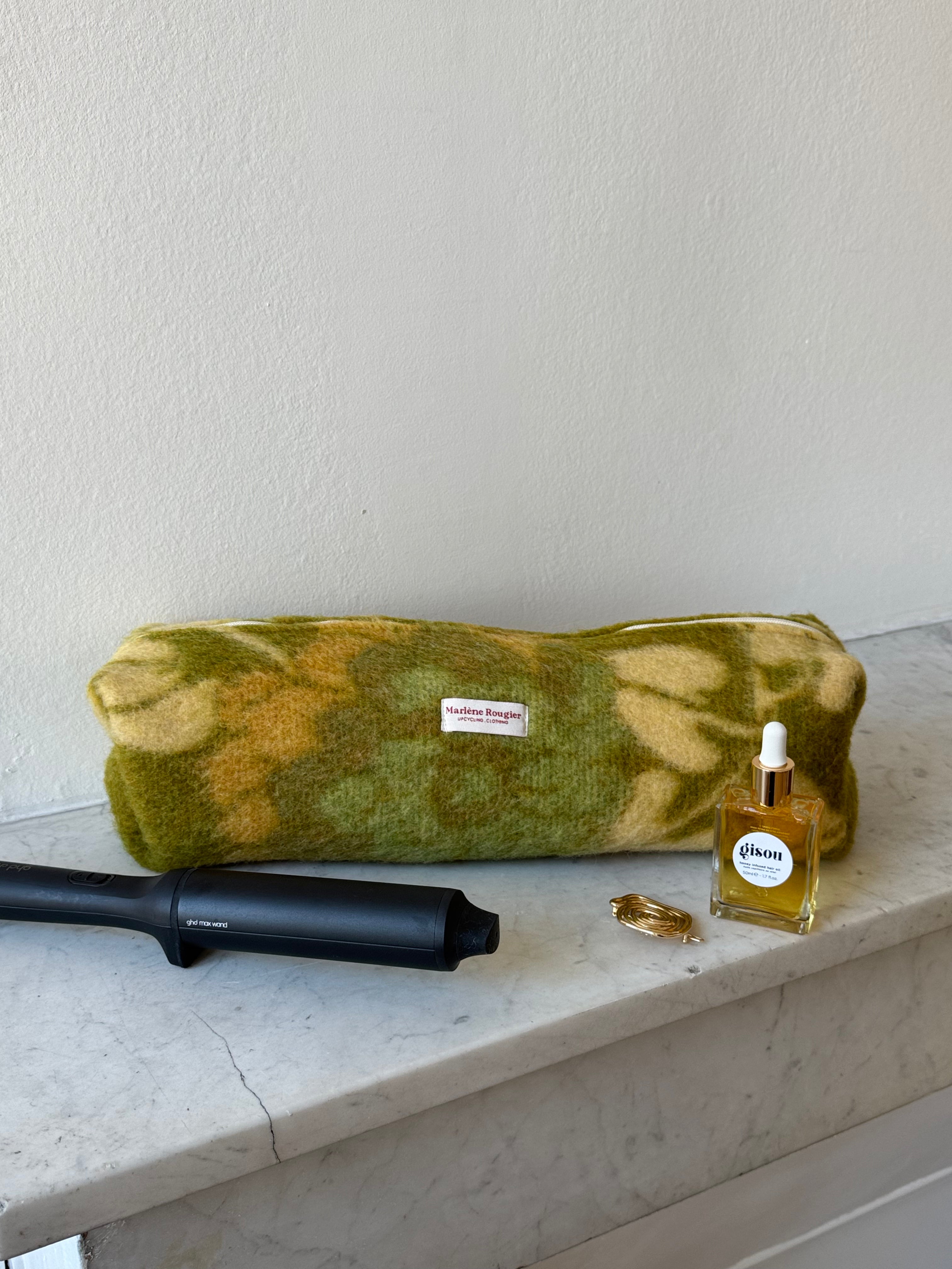 Trousse upcyclée laine kaki à motifs vintage