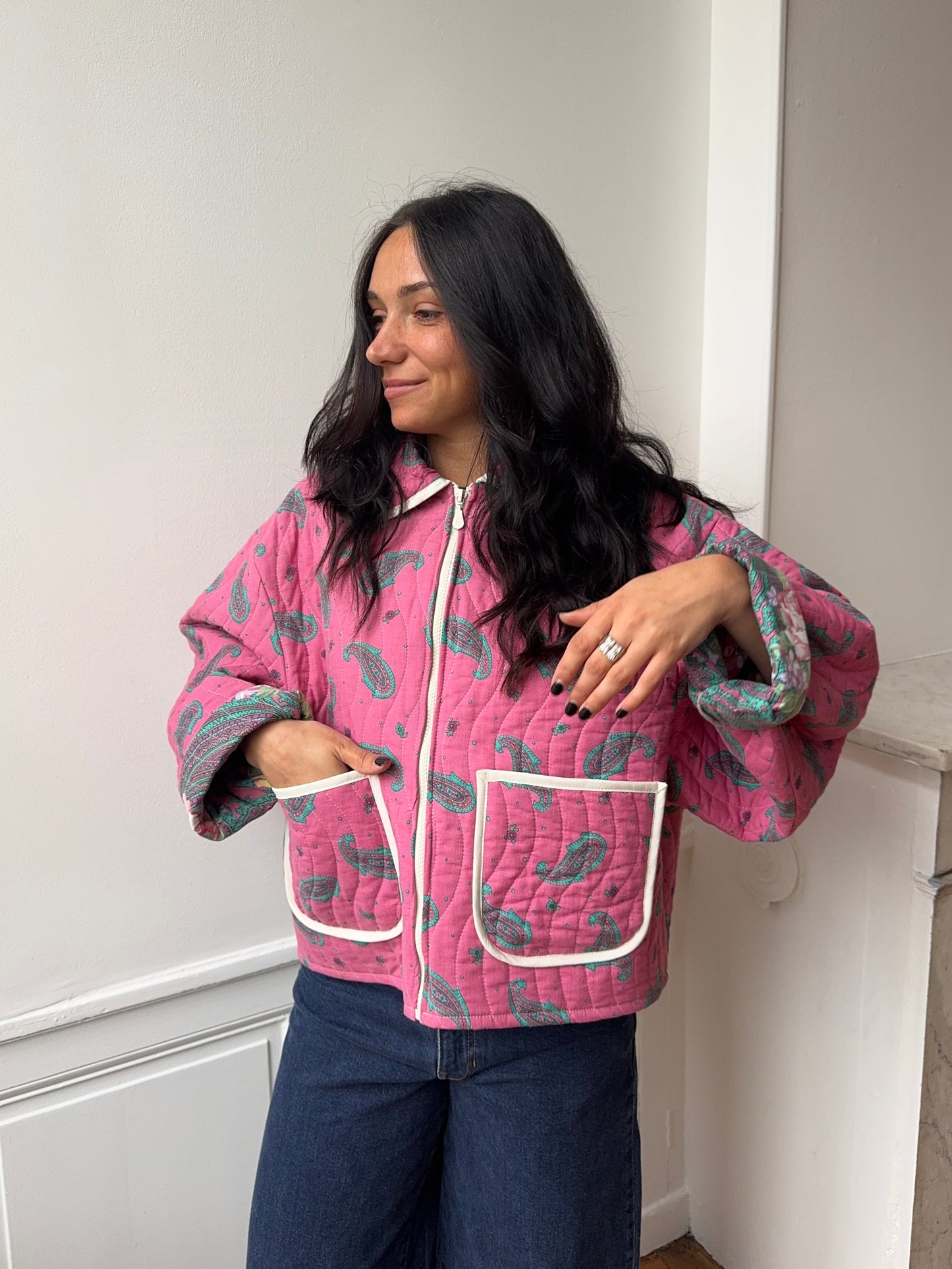 Veste upcyclée matelassée rose à motif
