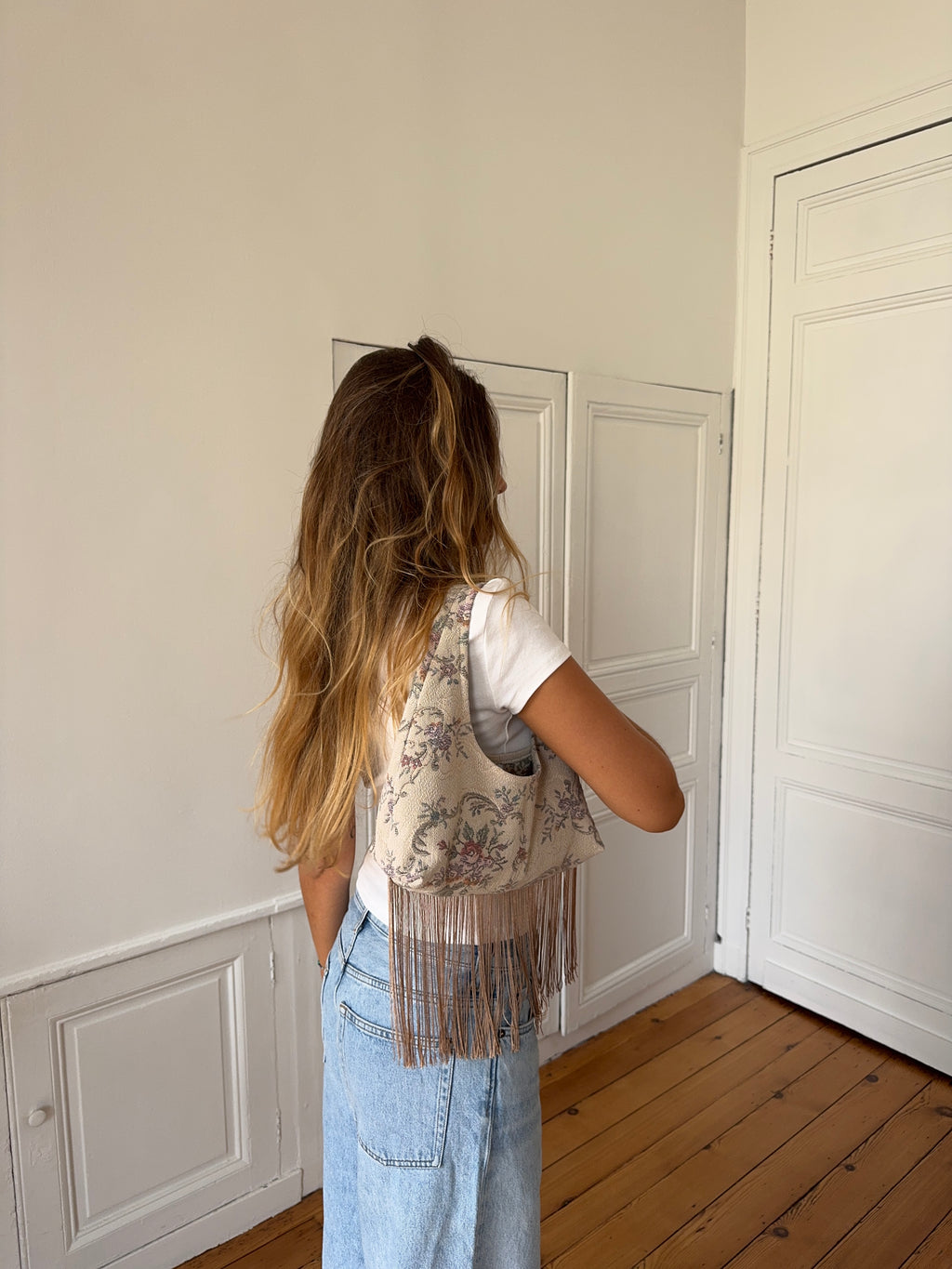 Sac upcyclé beige et franges