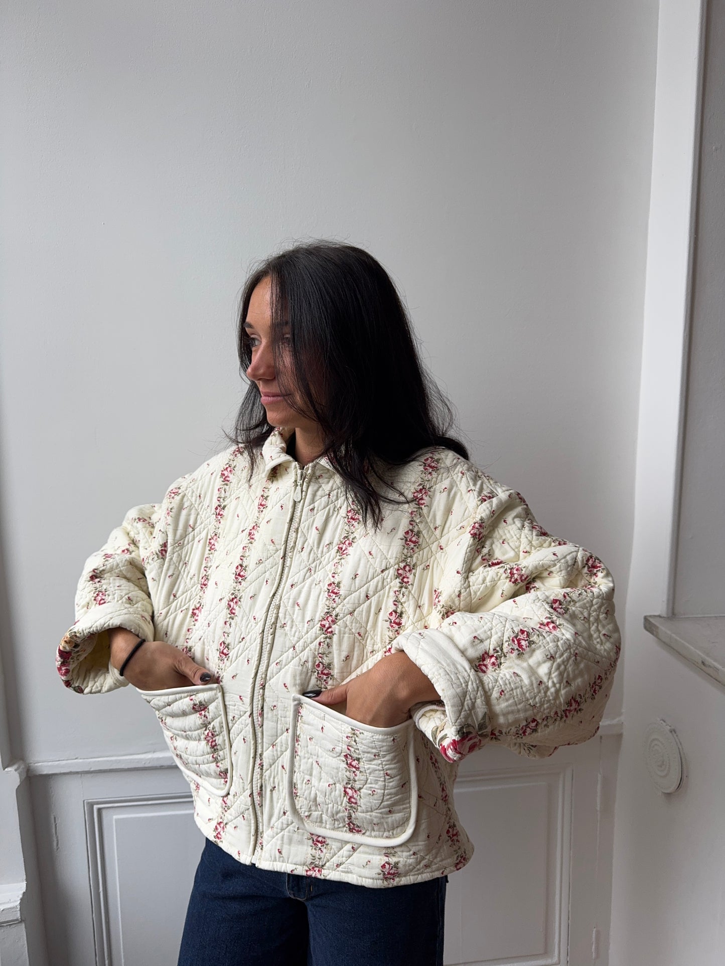 Veste upcyclée matelassée écrue à fleurs