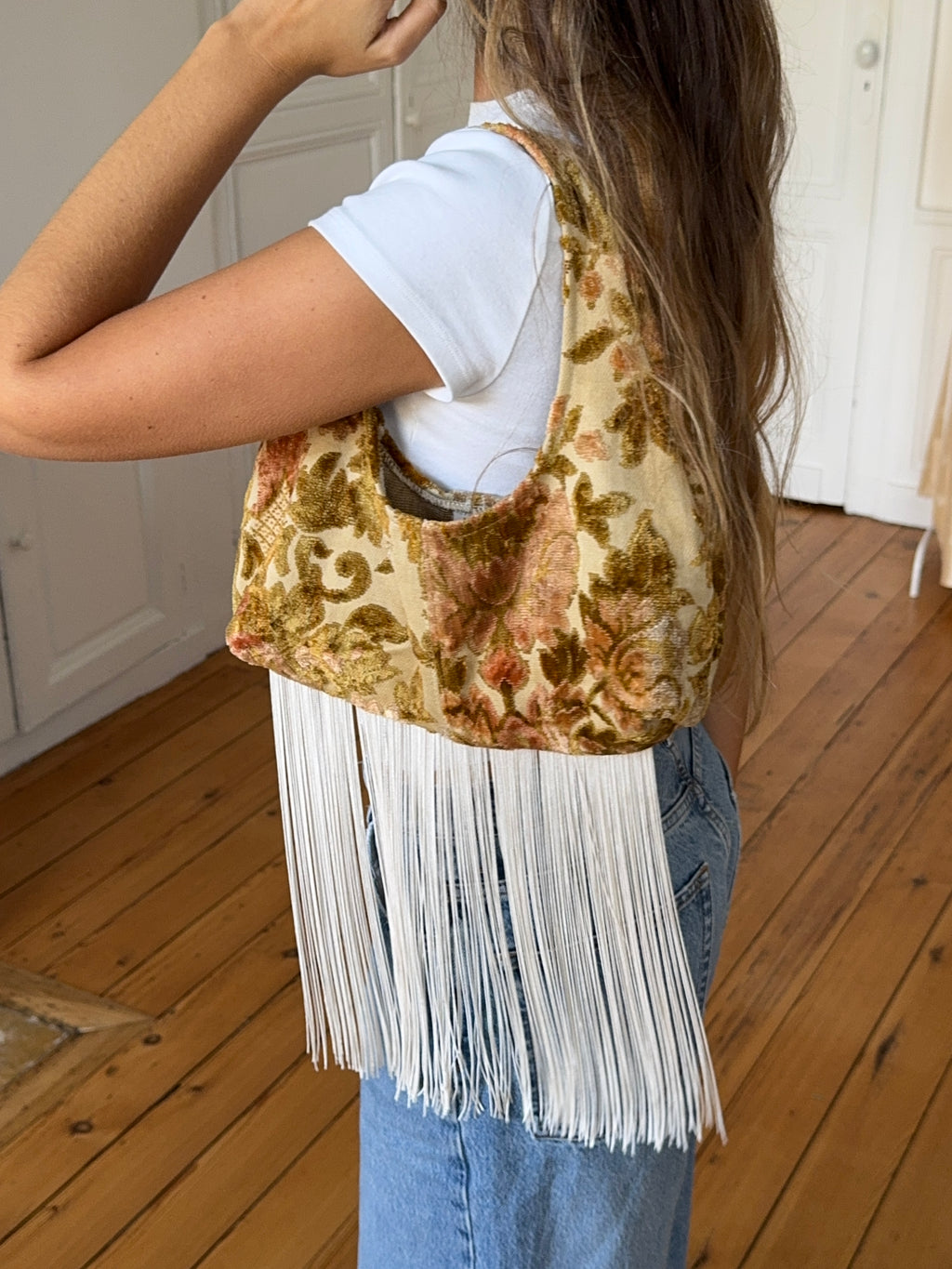 Sac upcyclé à motifs et franges