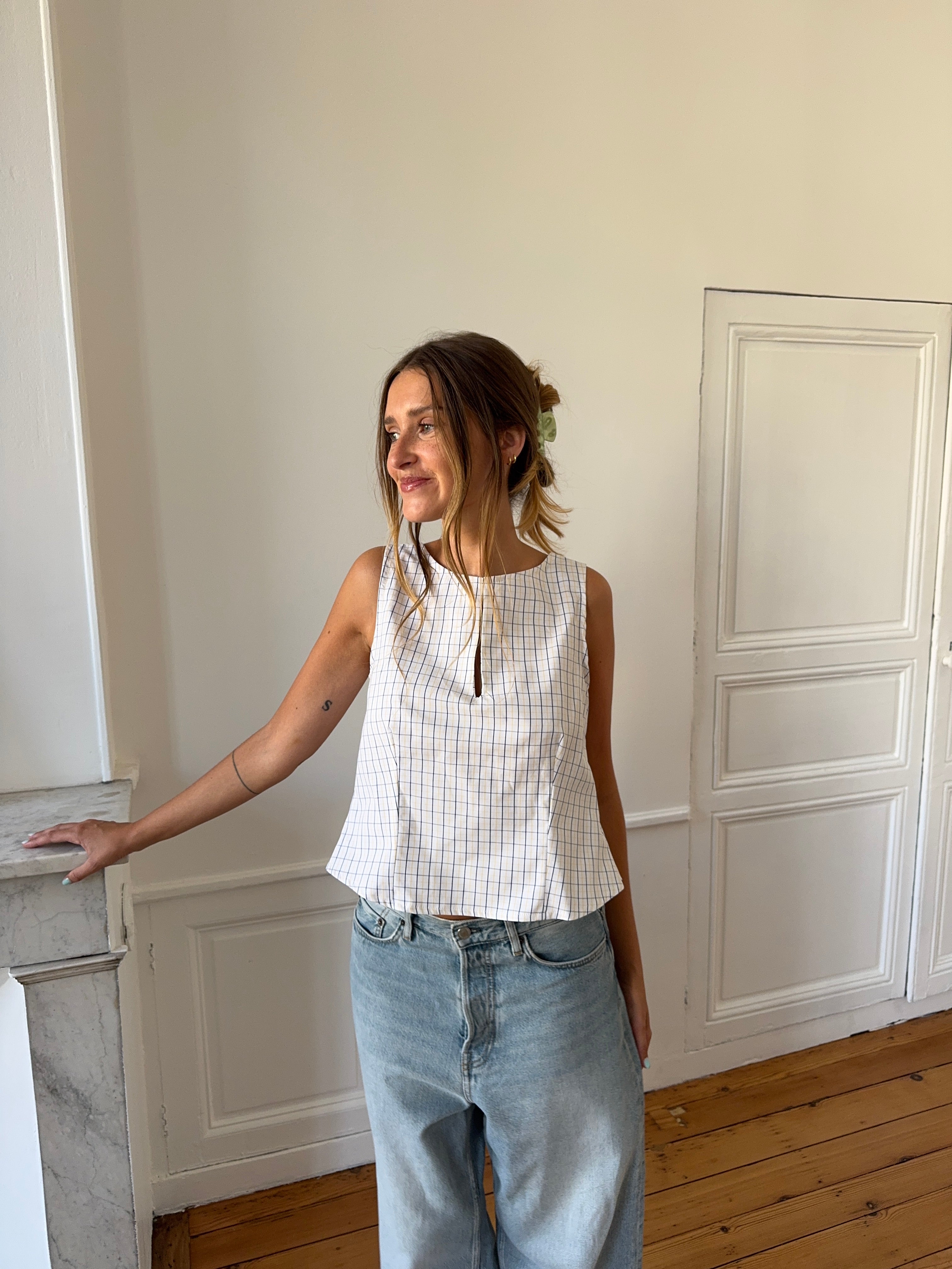 Top dos nu upcyclé blanc à carreaux - L