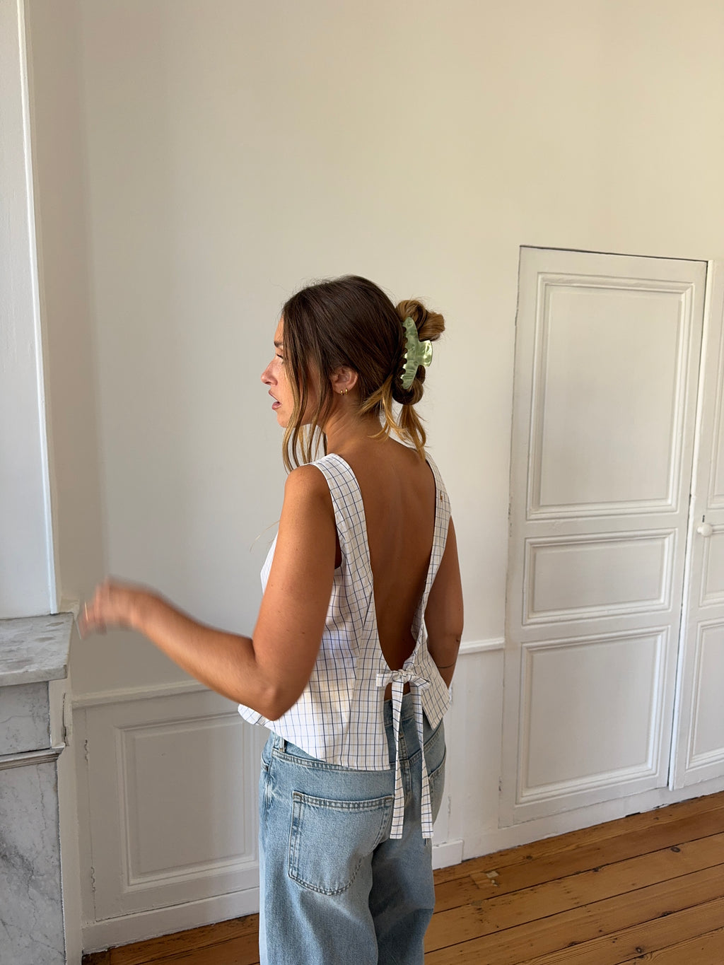 Top dos nu upcyclé blanc à carreaux - L