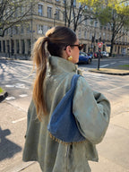 Veste upcyclée satinée vert clair à motifs vintage