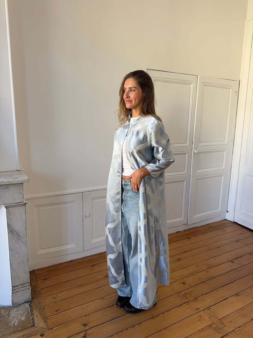 Veste longue upcyclée satinée ciel - M/L
