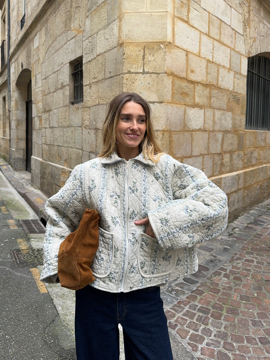 Veste upcyclée matelassée crème à motifs