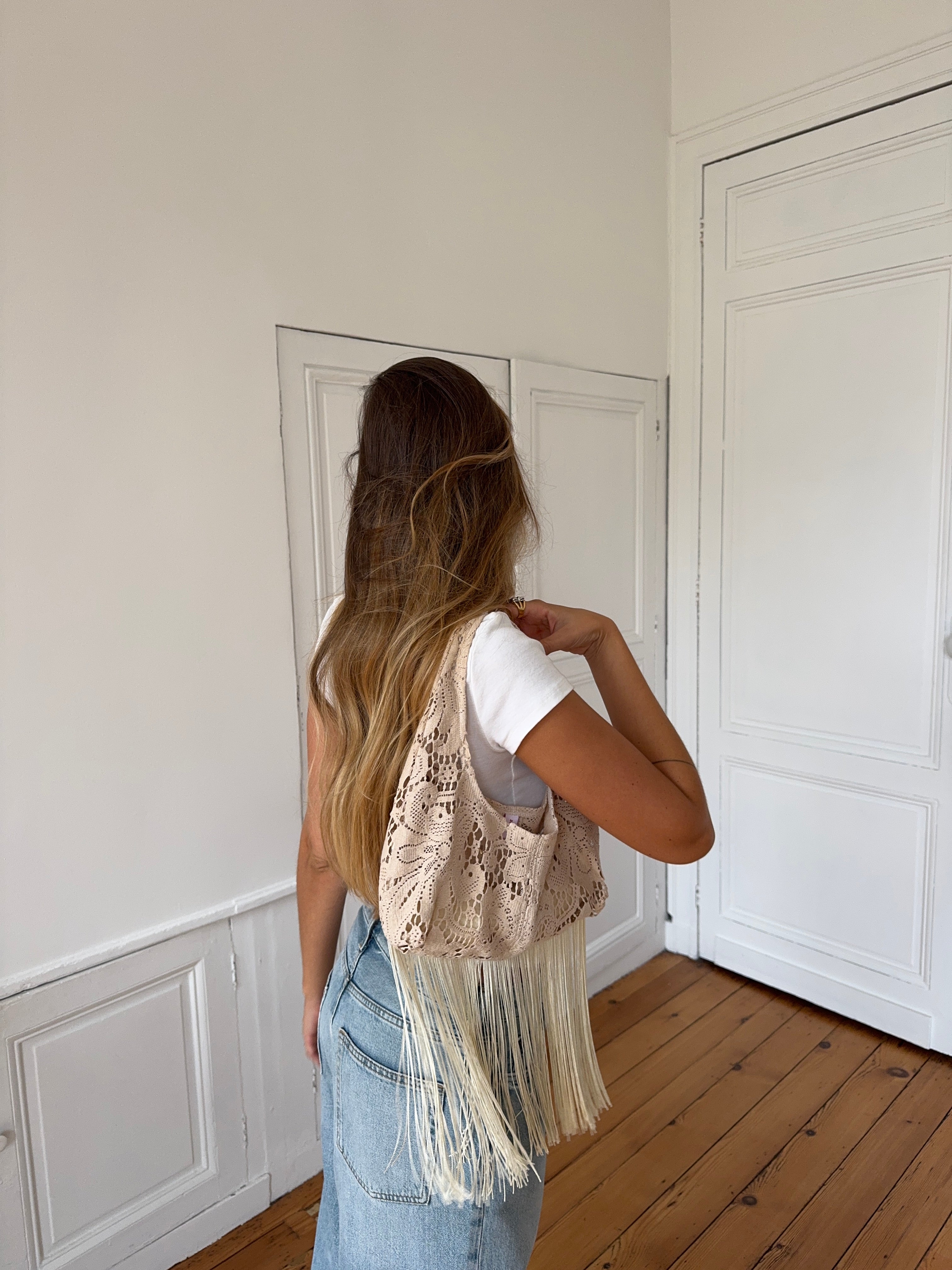 Sac upcyclé beige et franges