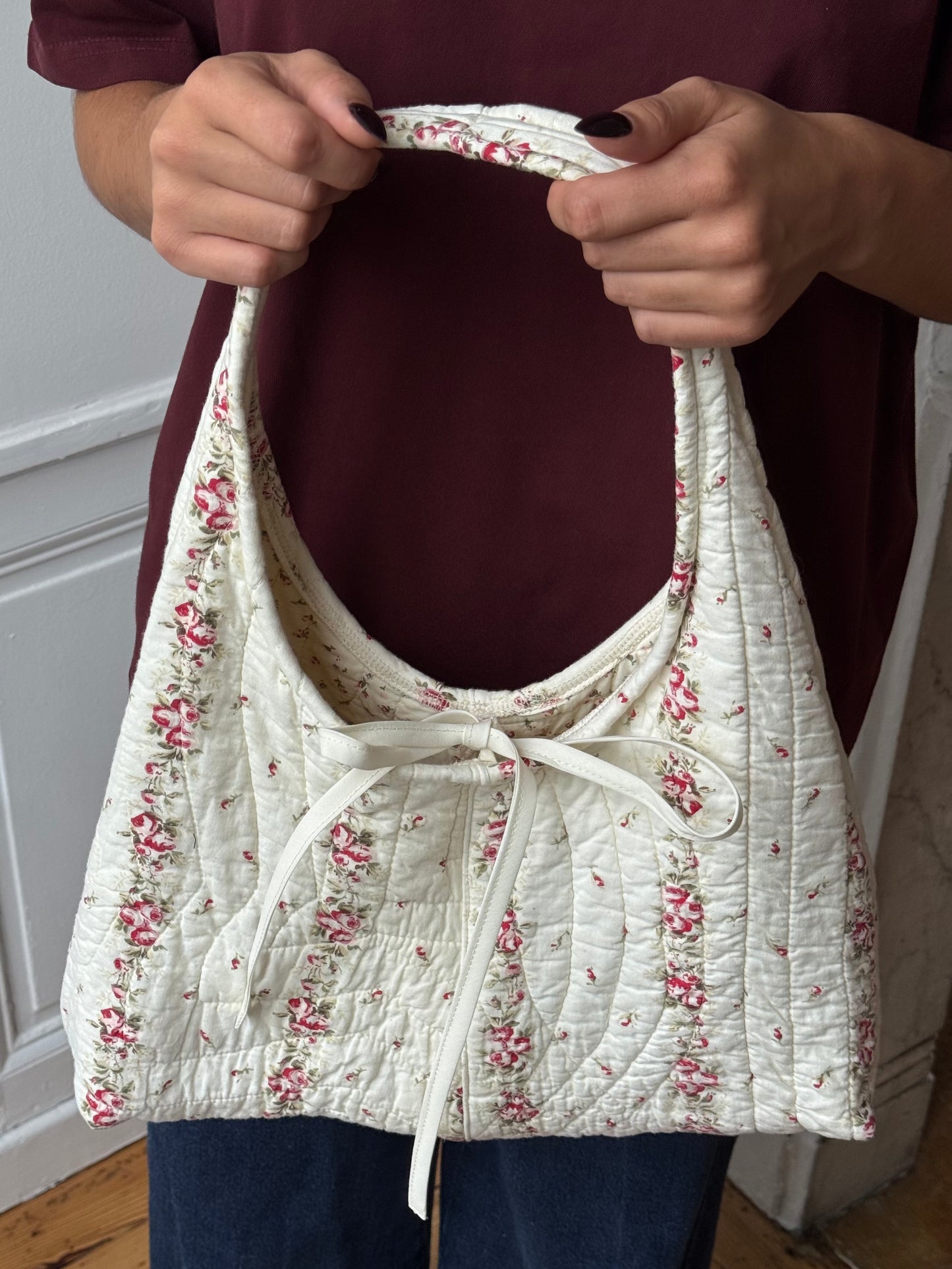 Sac upcyclé matelassé écru à fleurs