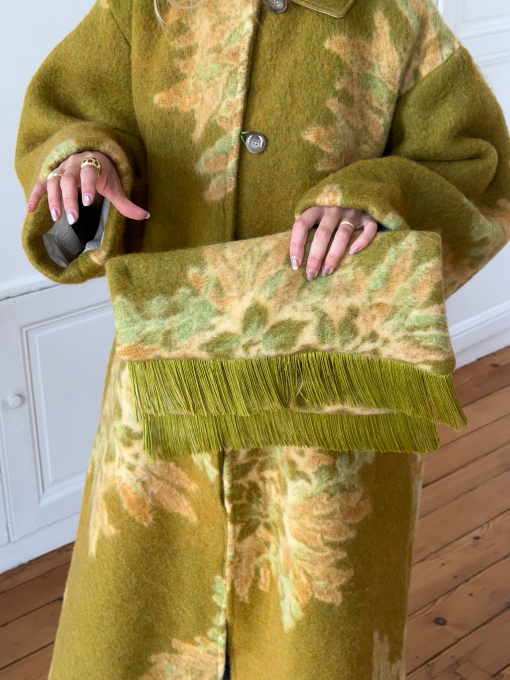 Grande pochette upcyclée laine verte et franges