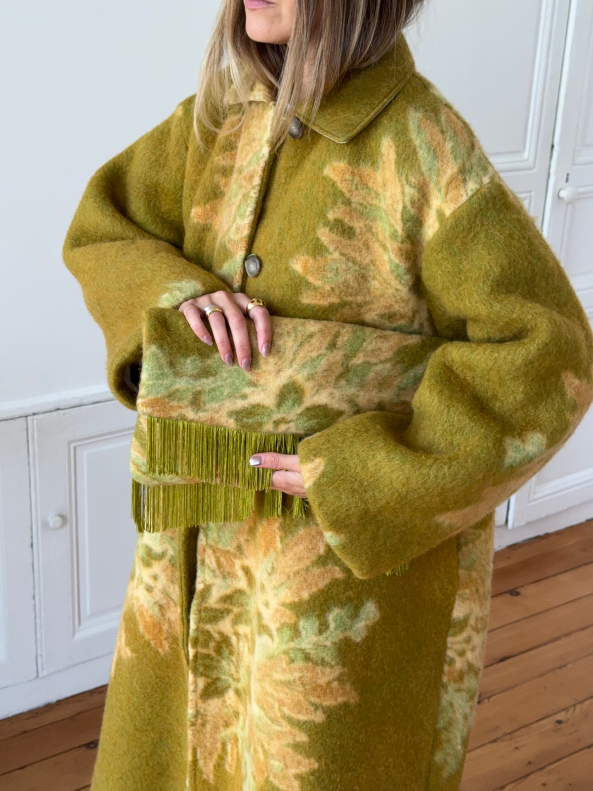 Grande pochette upcyclée laine verte et franges