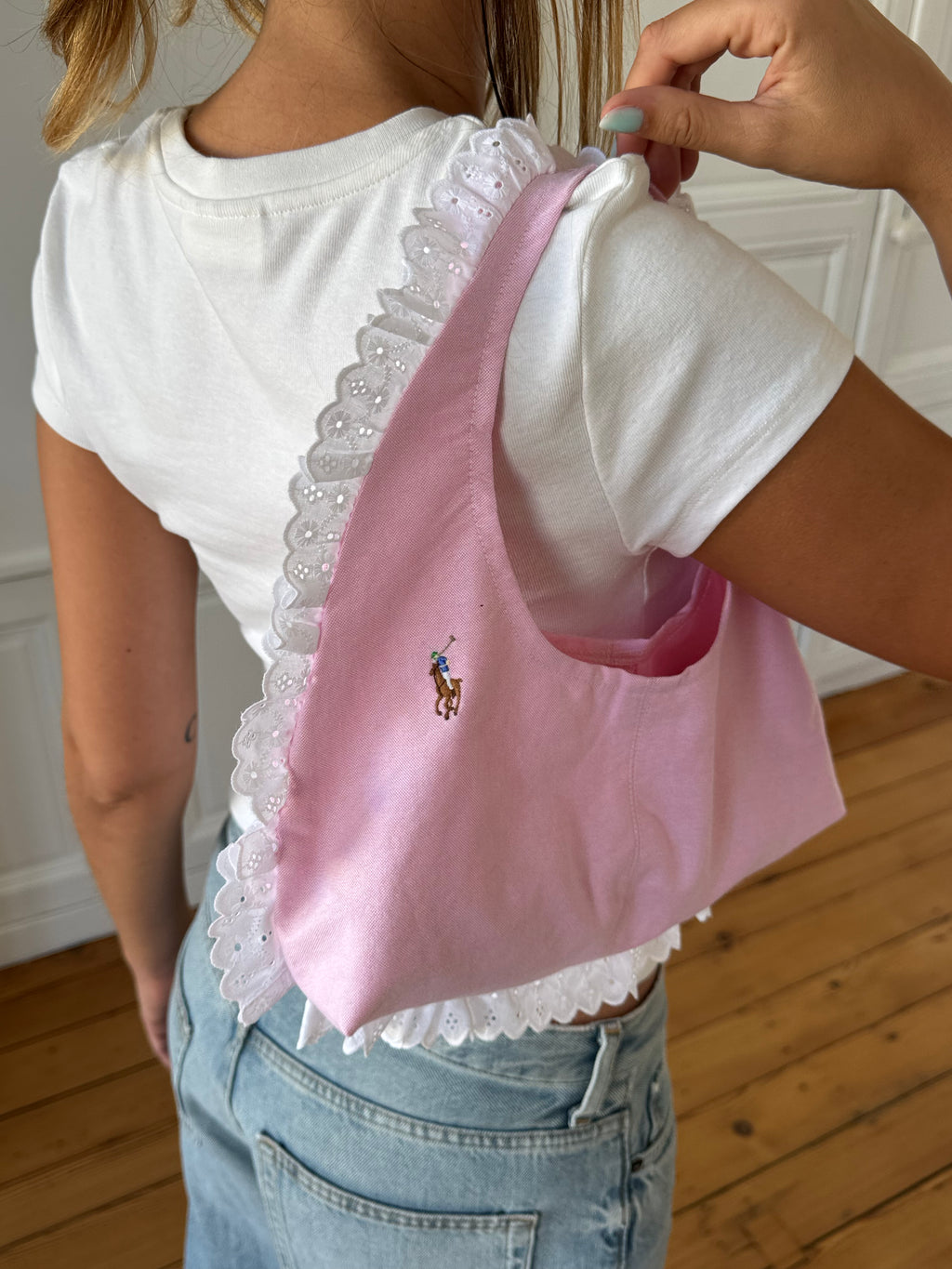 Sac upcyclé rose et dentelle