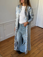 Veste longue upcyclée satinée ciel - M/L