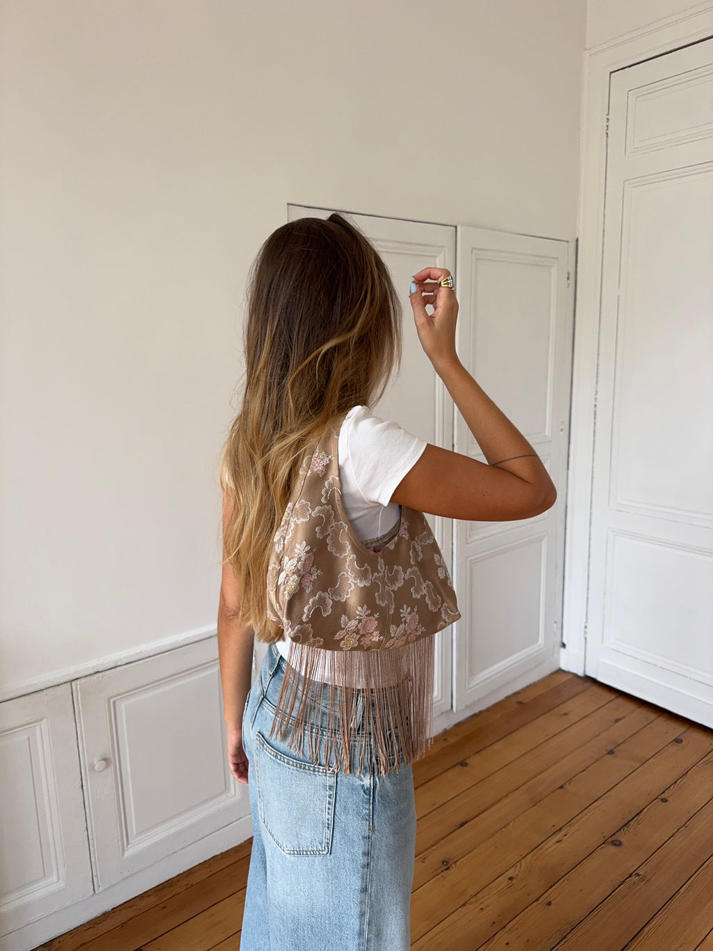 Sac upcyclé satiné marron clair et franges