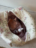 Trousse upcyclée matelassée blanche à fleurs vintage - grande