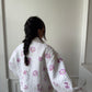 Veste upcyclée matelassée blanche à fleurs violettes