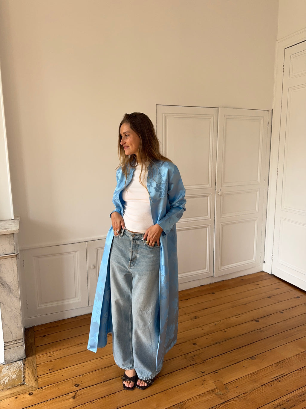 Veste longue upcyclée satinée bleue - M