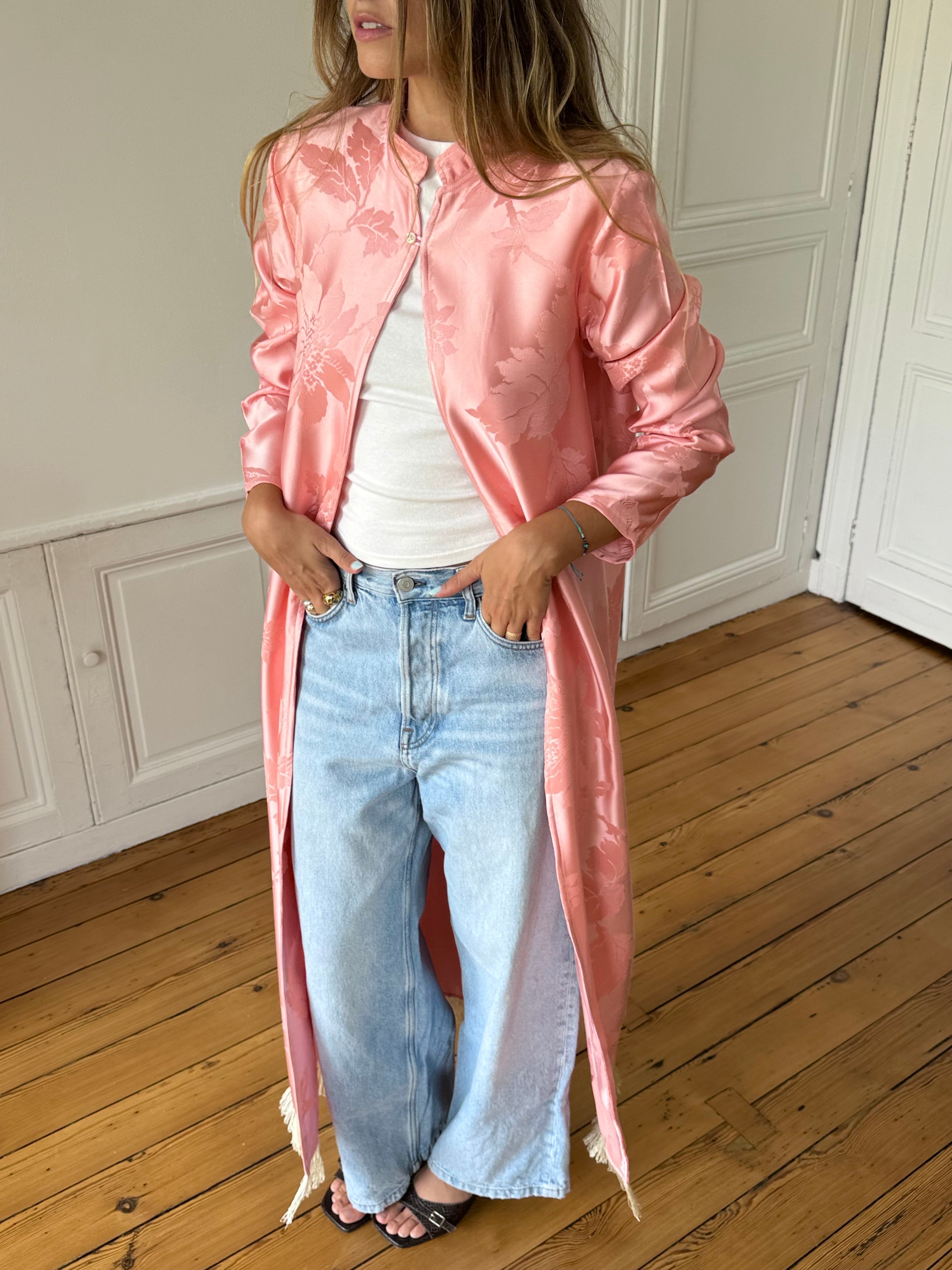 Veste longue upcyclée satinée rose et franges - S