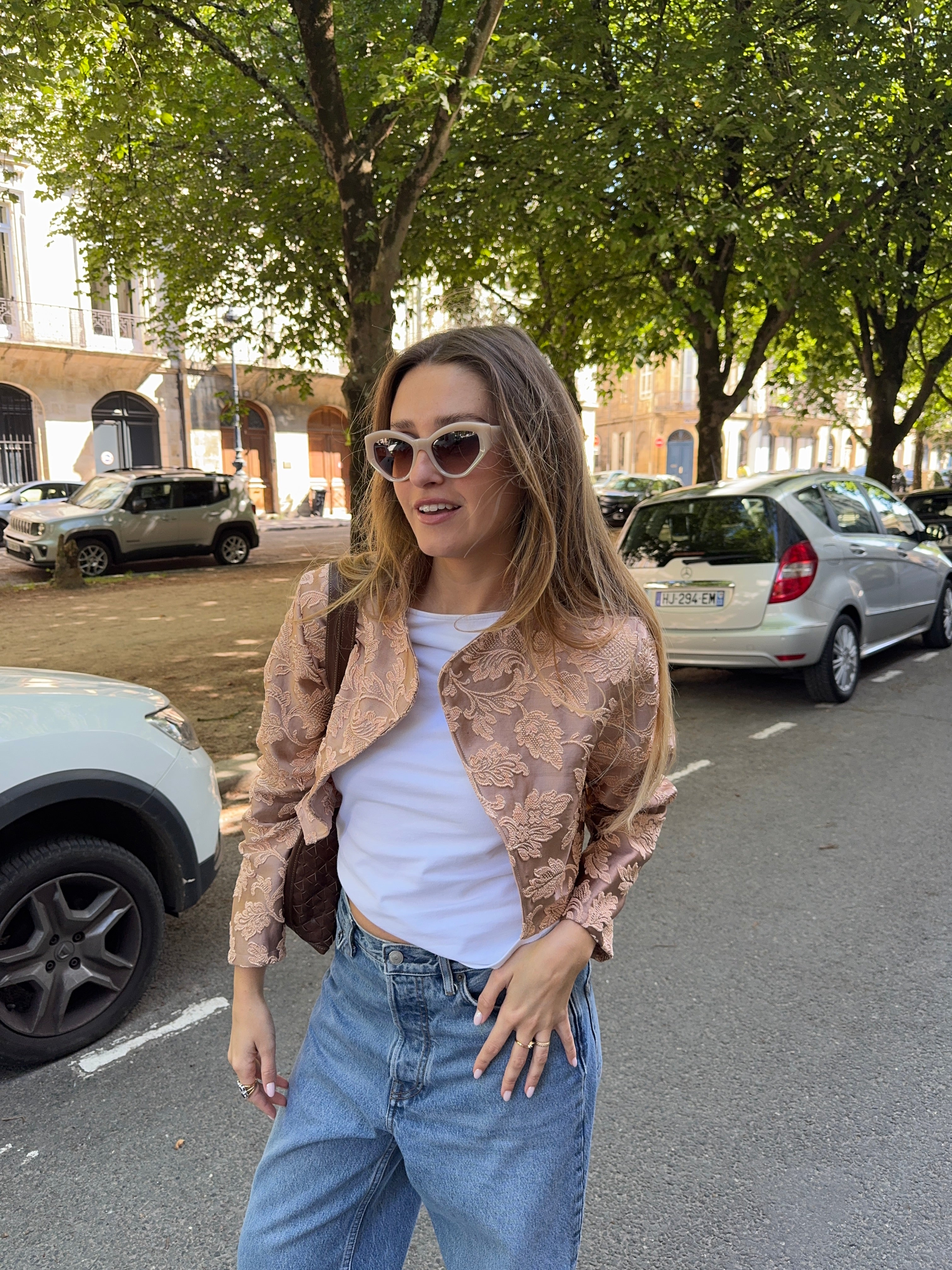 Veste courte upcyclée satinée cuivrée à motifs texturés vintage