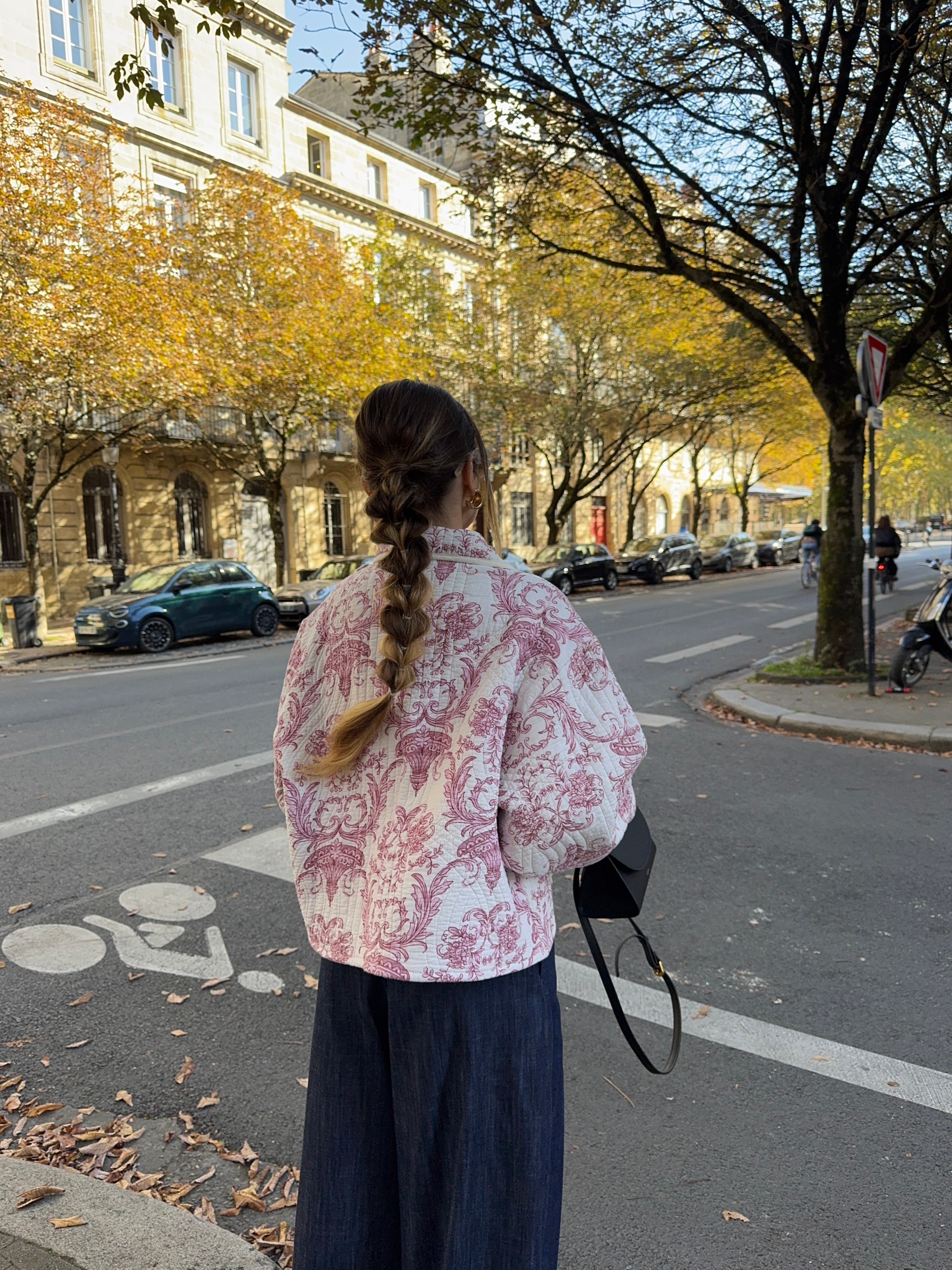 Veste upcyclée matelassée blanche à motifs
