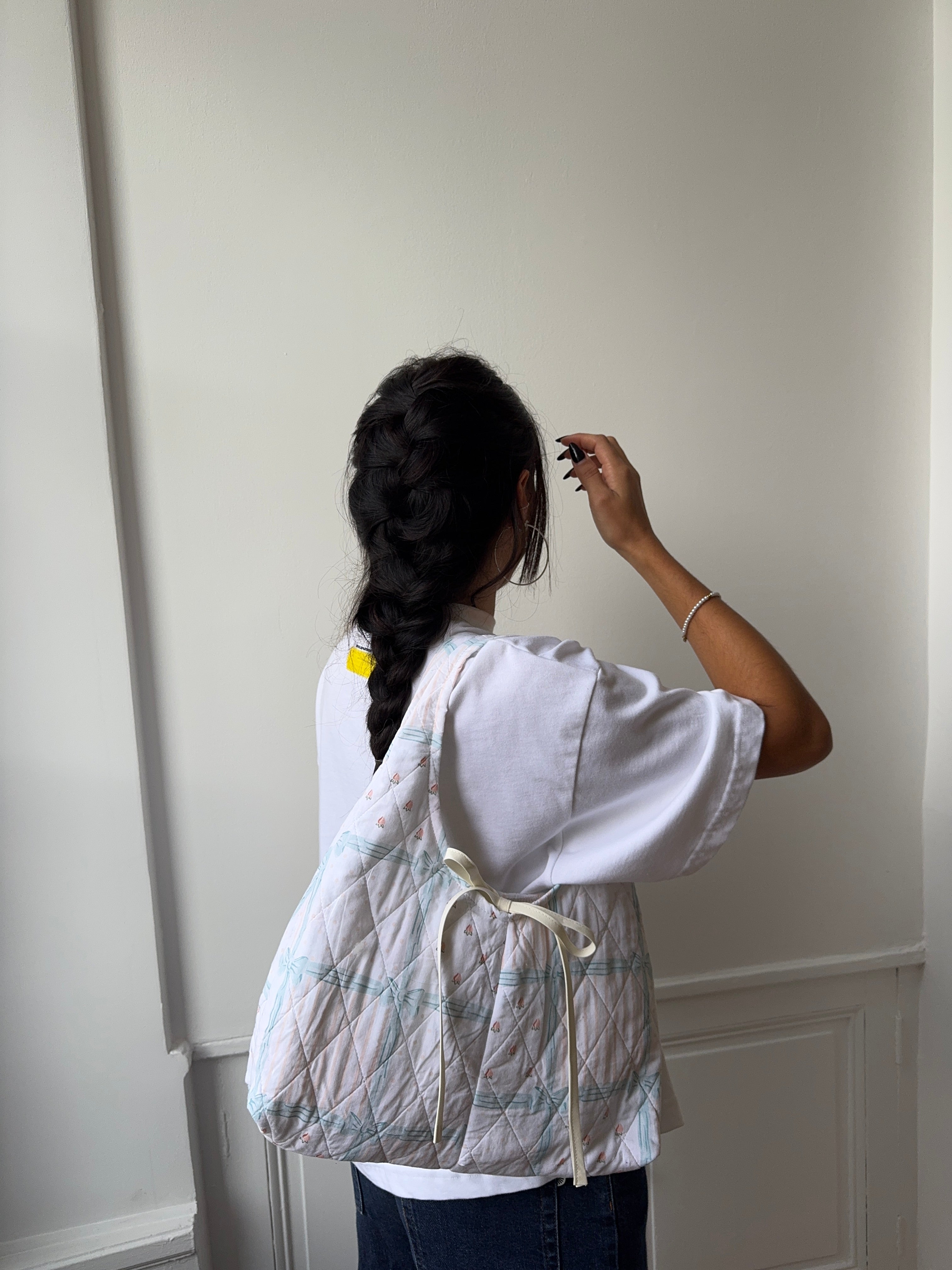 Sac upcyclé matelassé blanc à motifs