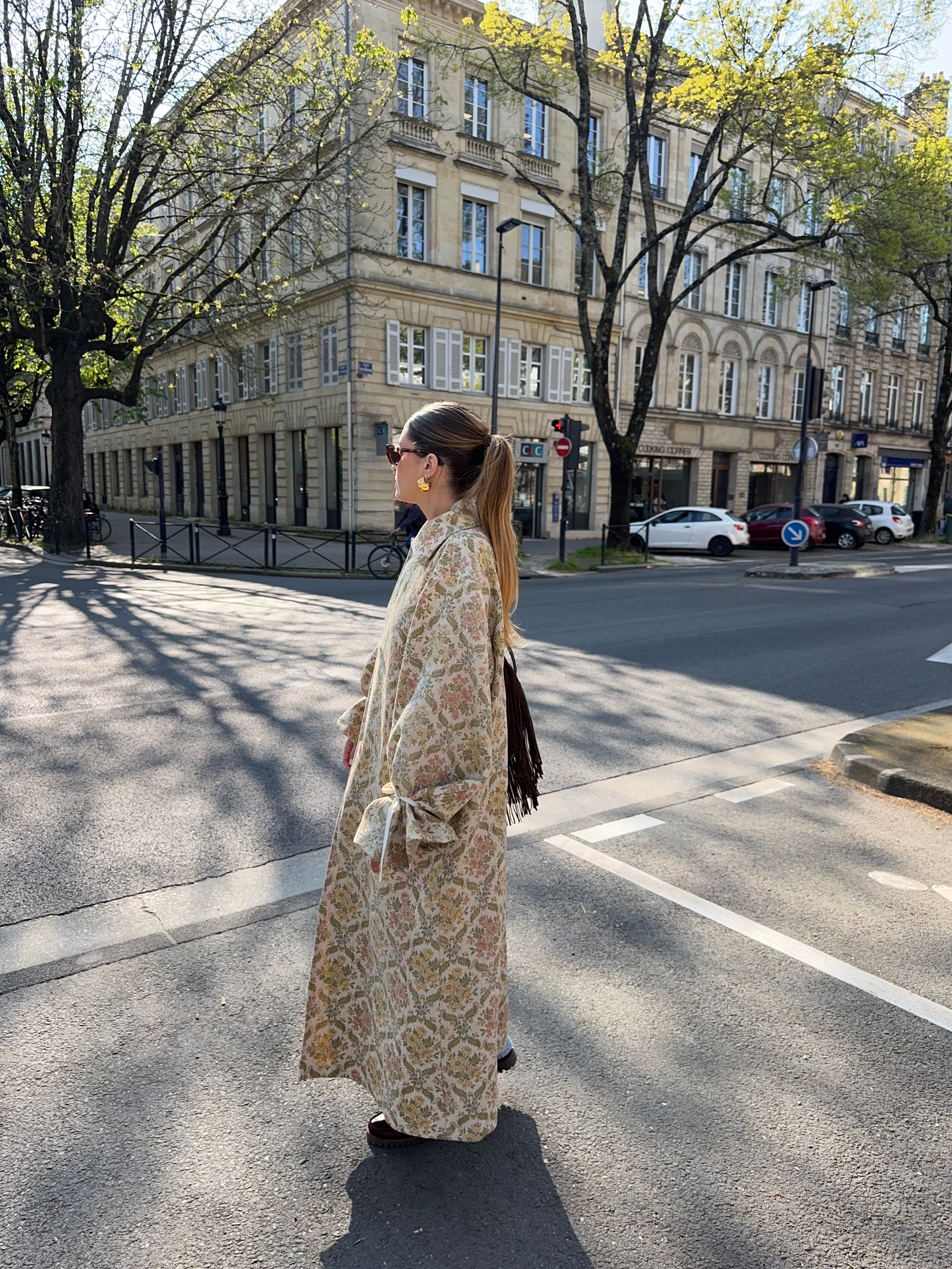 Manteau long upcyclé beige fleuri vintage