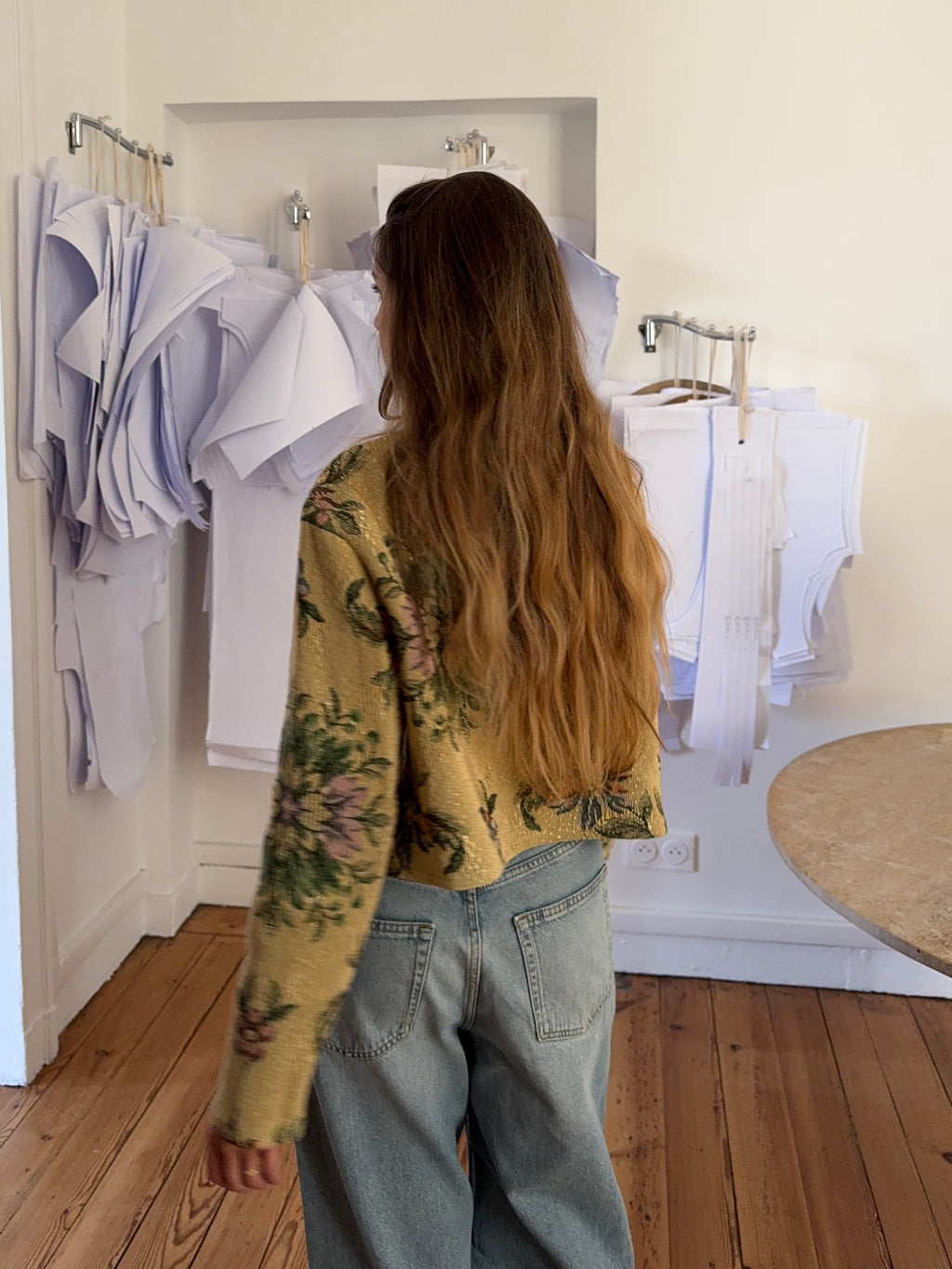 Veste courte upcyclée à fleurs