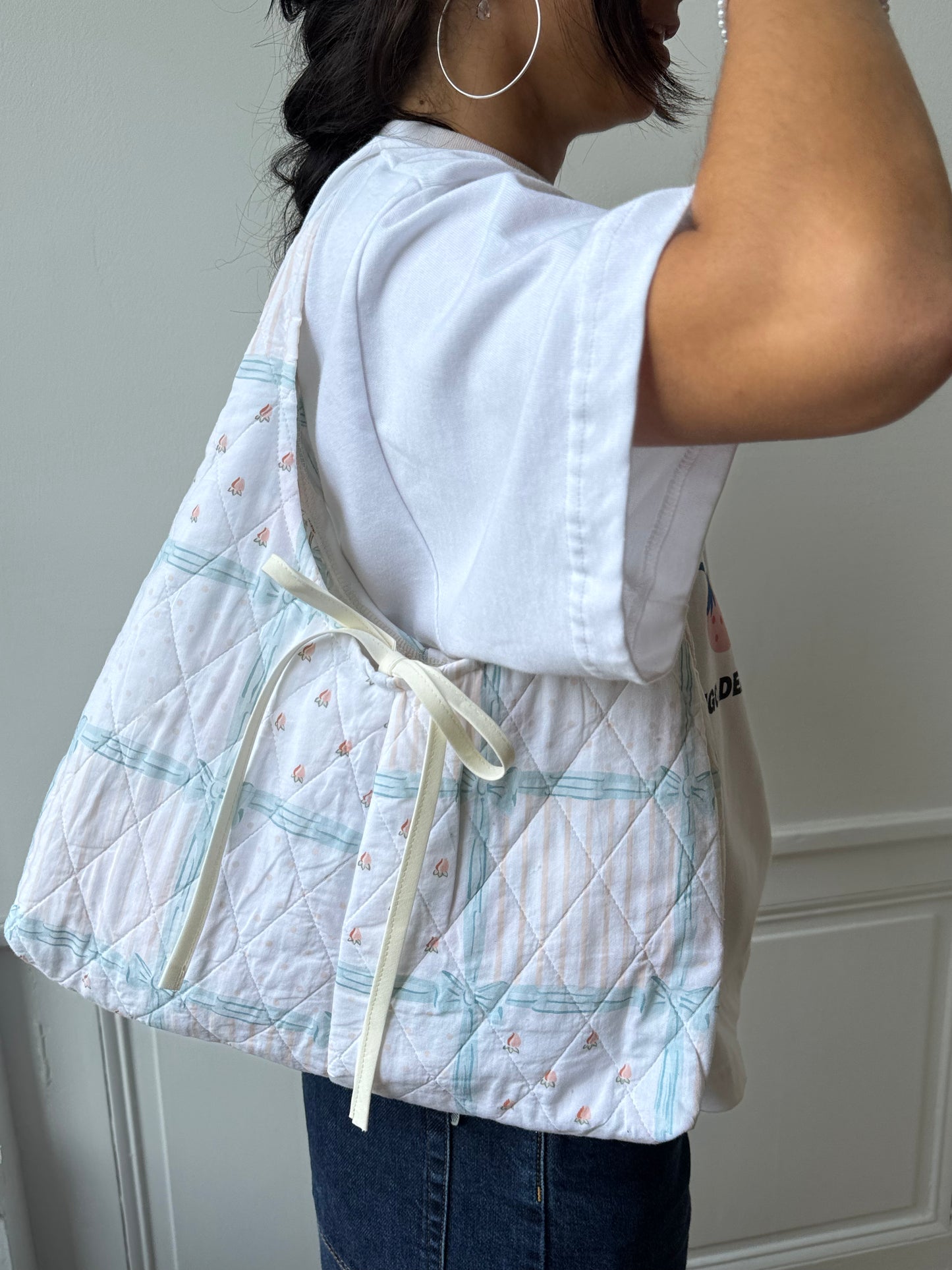 Sac upcyclé matelassé blanc à motifs