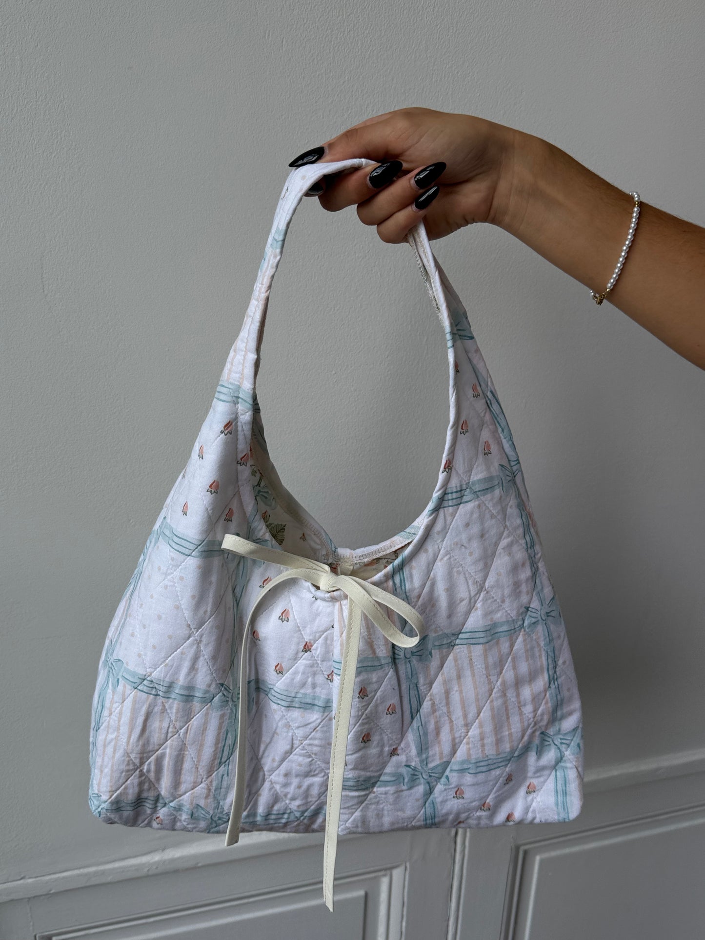 Sac upcyclé matelassé blanc à motifs
