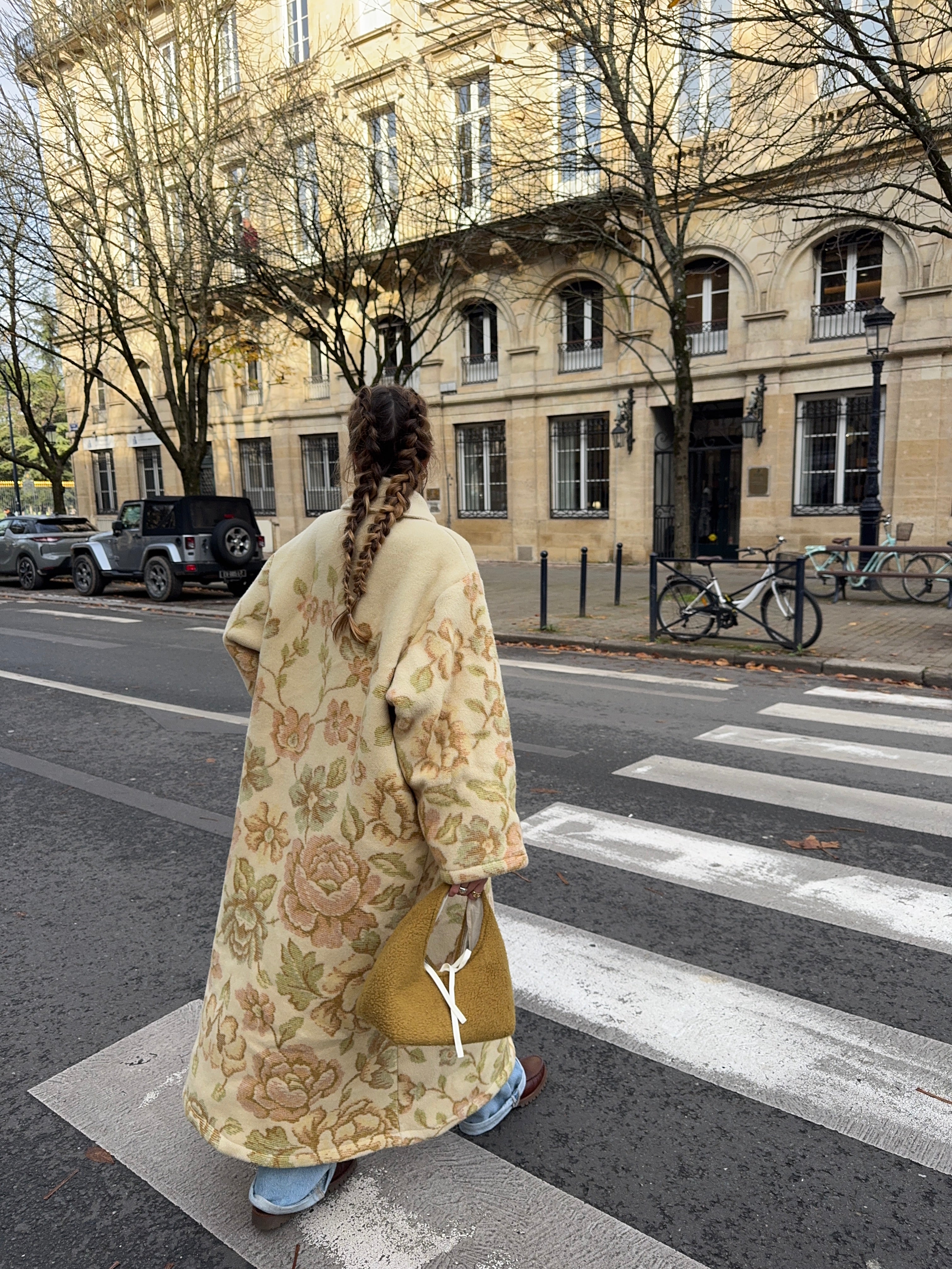 Manteau long upcyclé laine crème à motifs vintage
