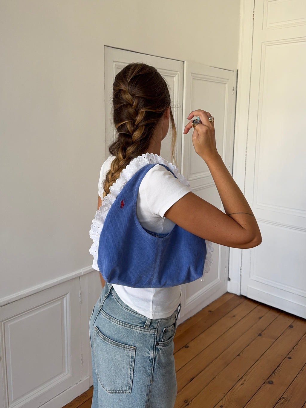 Sac upcyclé velours bleu et dentelle