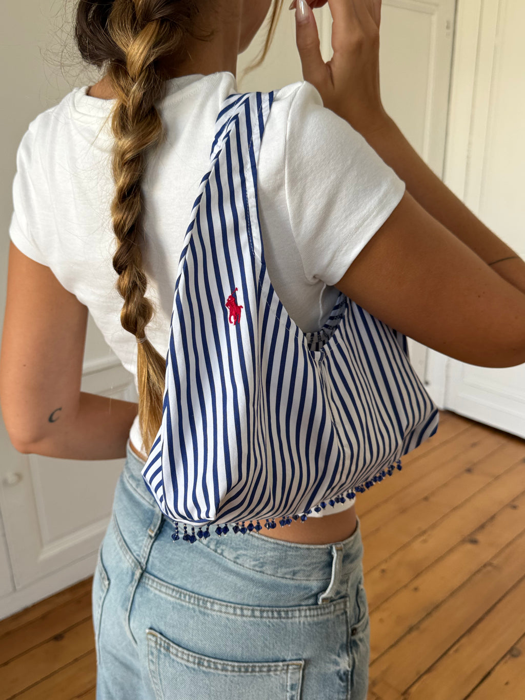 Sac upcyclé à rayures marine et perles