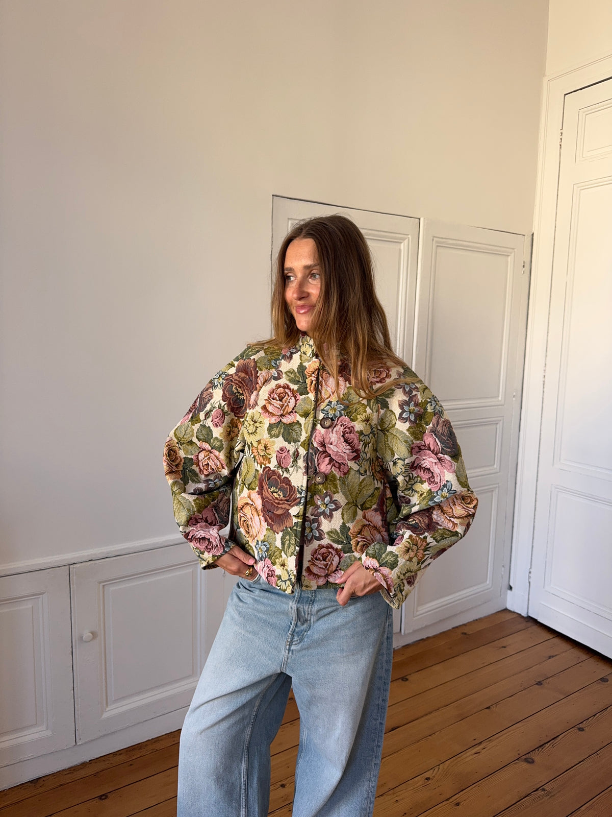 Veste upcyclée à fleurs - T1