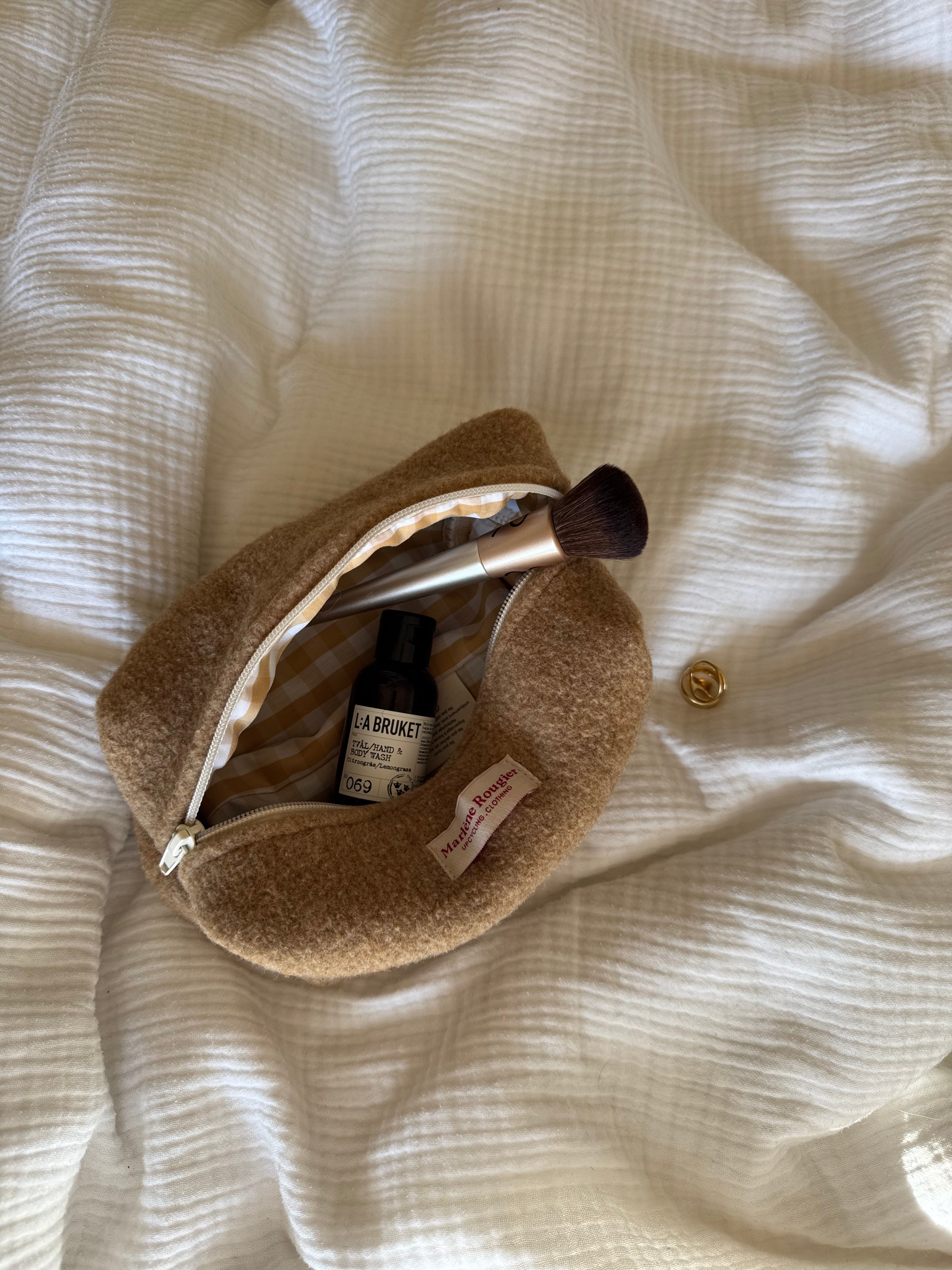 Trousse upcyclée laine vintage