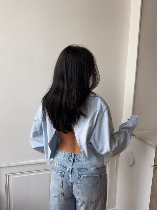 Chemise upcyclée dos nu V bleu délavé