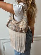 Sac upcyclé à motifs et franges