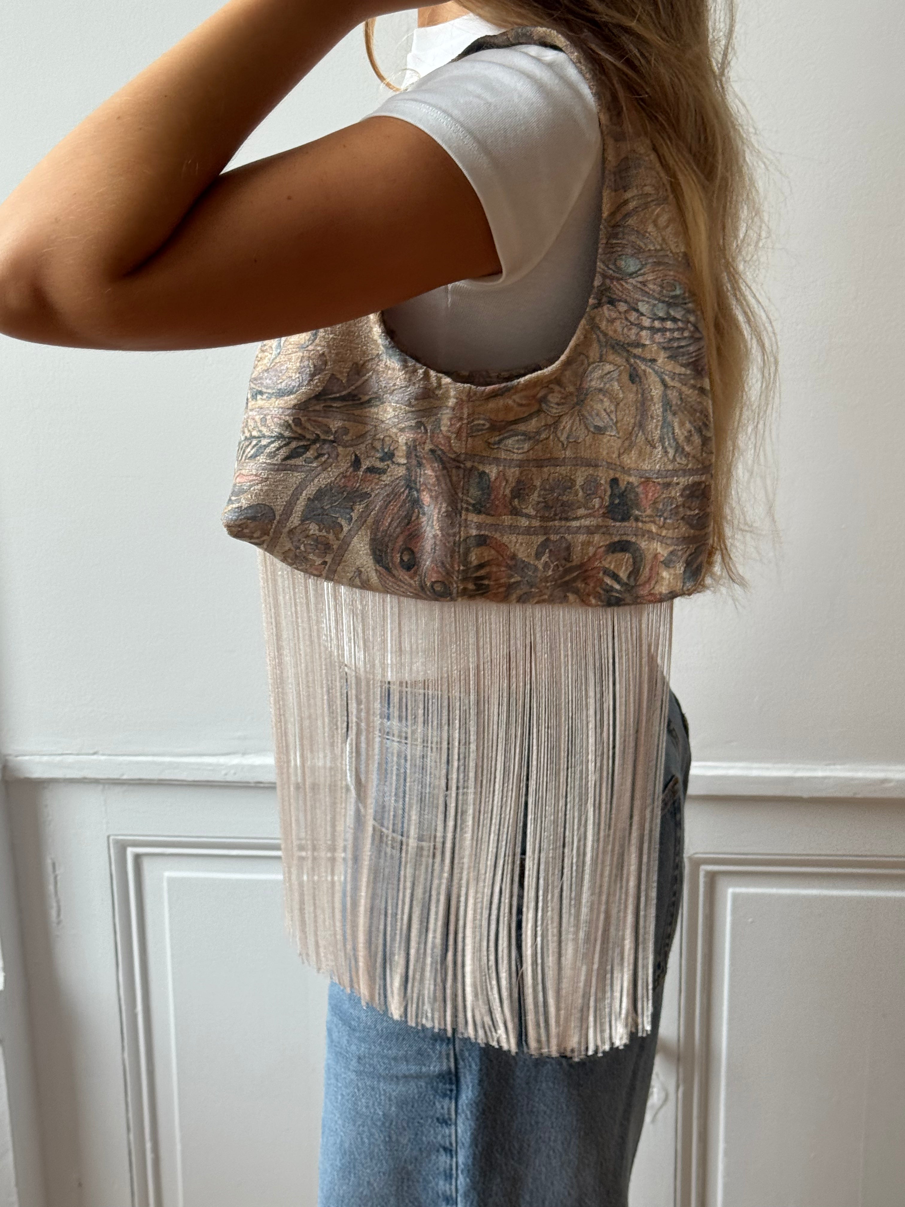 Sac upcyclé à motifs et franges