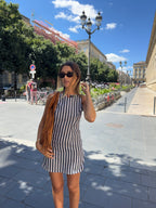 Robe dos nu rayée