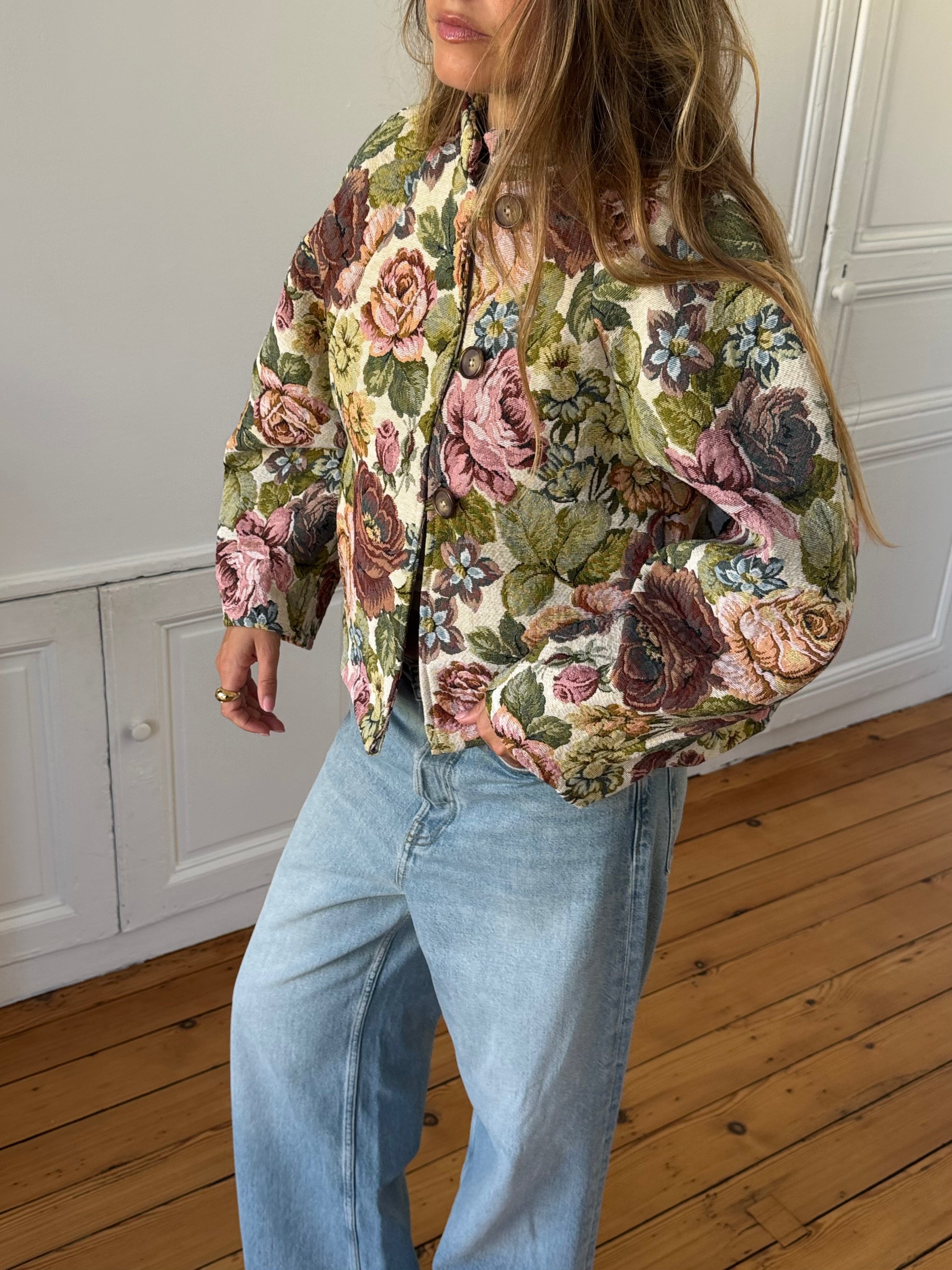 Veste upcyclée à fleurs - T1