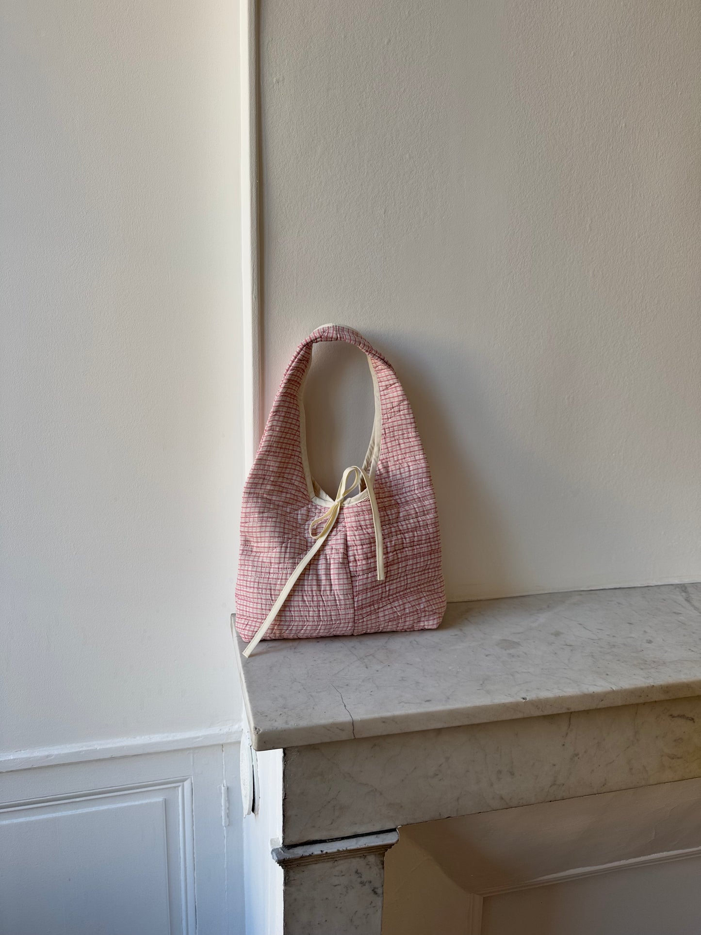 Sac upcyclé matelassé à carreaux roses