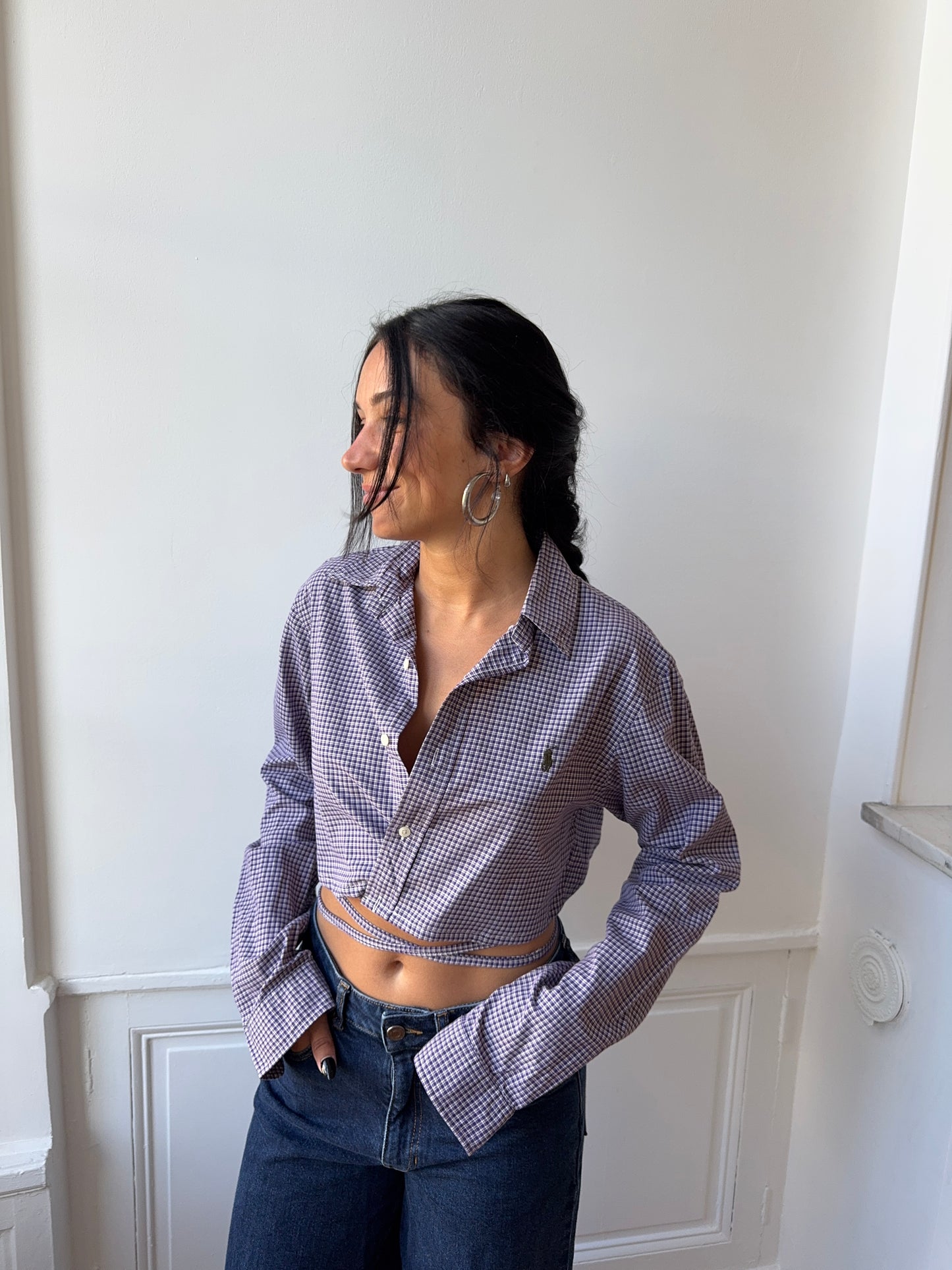 Chemise upcyclée dos nu violette à petits carreaux