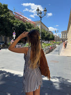 Robe dos nu rayée