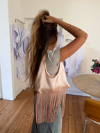 Sac upcyclé satiné rose et franges