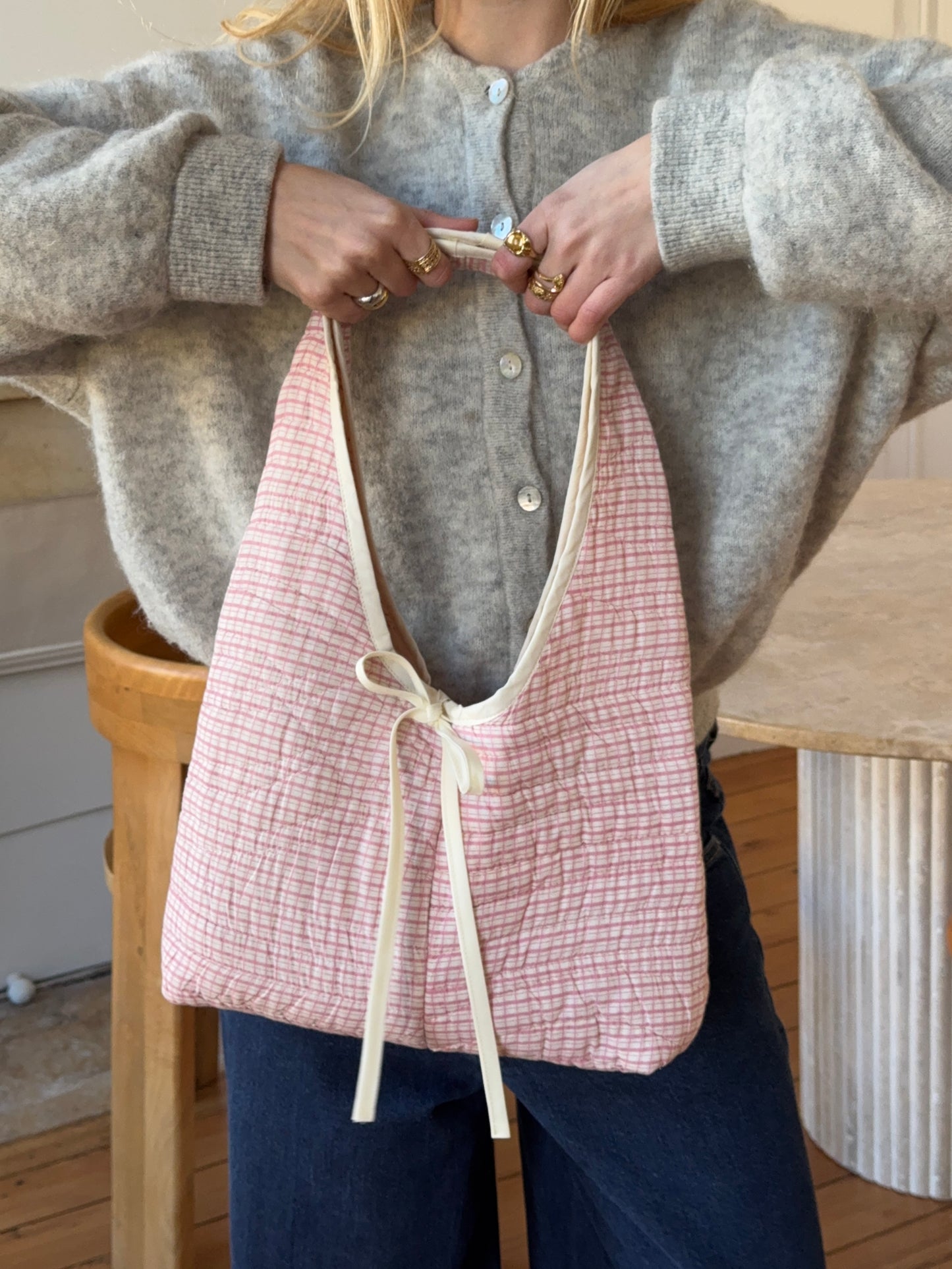 Sac upcyclé matelassé à carreaux roses